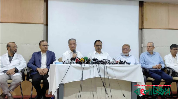 দেশে চিকিৎসা নেই, খালেদা জিয়াকে দ্রুত বিদেশে পাঠানোর পরামর্শ